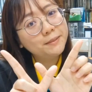 Tia Ai Liz menyambung pengajian Ijazah Sarjana Muda Pentadbiran Perniagaan (Pengurusan Sumber Manusia) (Kepujian) di Kolej Universiti Widad, Kuantan Pahang