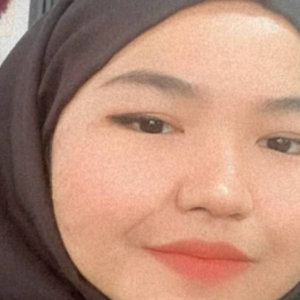 Nur Ain Athirah Azizul menyambung pengajian Diploma Teknologi Seni Reka Fesyen di Kolej Widad, Kuantan Pahang
