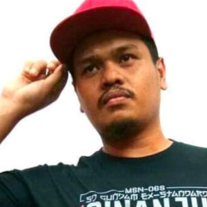 Muhammad Hazique Abd Malek menyambung pengajian Diploma Teknologi Seni Reka Perindustrian di Kolej Widad, Kuantan Pahang