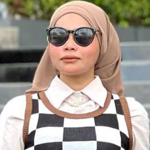 Restu Amani Yusuff menyambung pengajian Diploma Rekabentuk Fesyen Kreatif di Kolej Universiti Widad, Kuantan Pahang